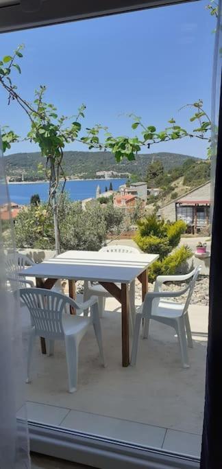Vis - Luxury Holiday Villa With Swimming Pool Exterior photo