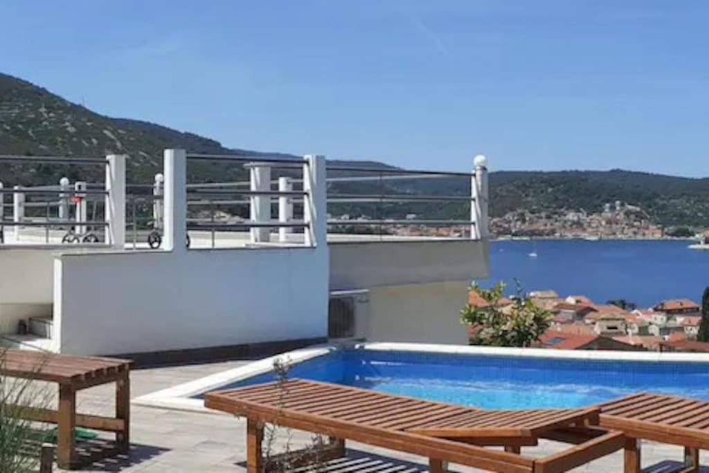 Vis - Luxury Holiday Villa With Swimming Pool Exterior photo